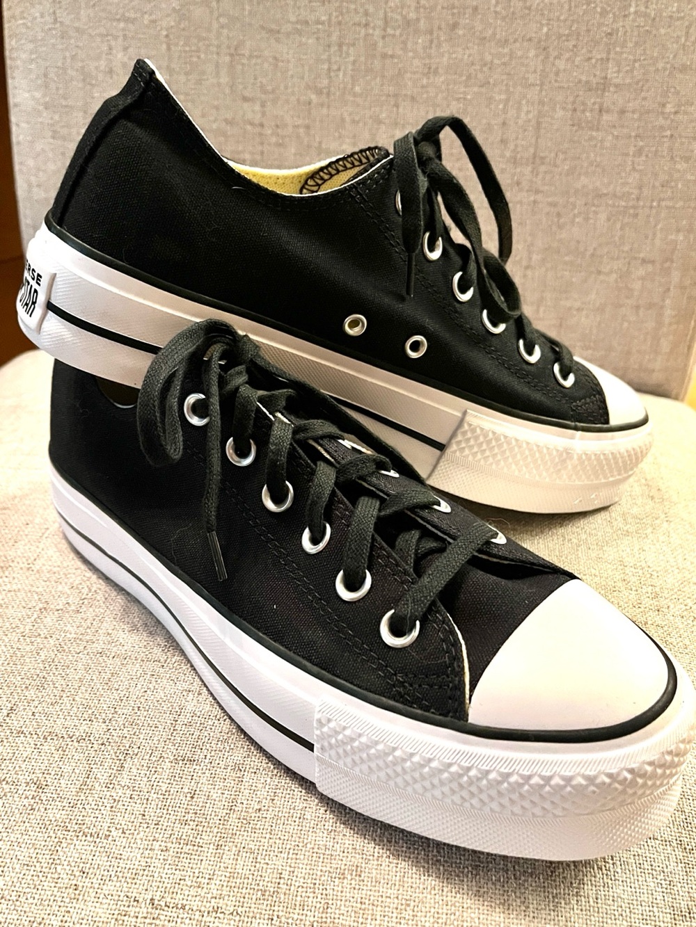 Converse Black Canvas White Trim All Star Platform Sneakers Low-Top Like New